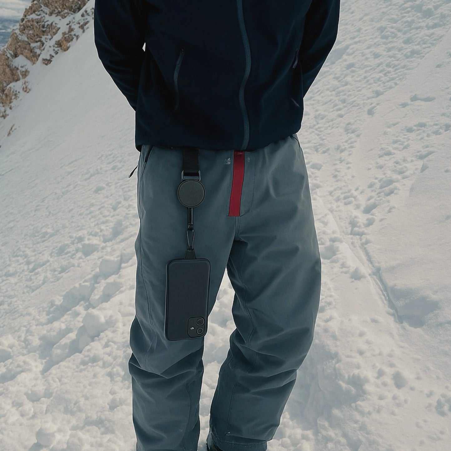 SummitLock - Let go of the worries, not your phone